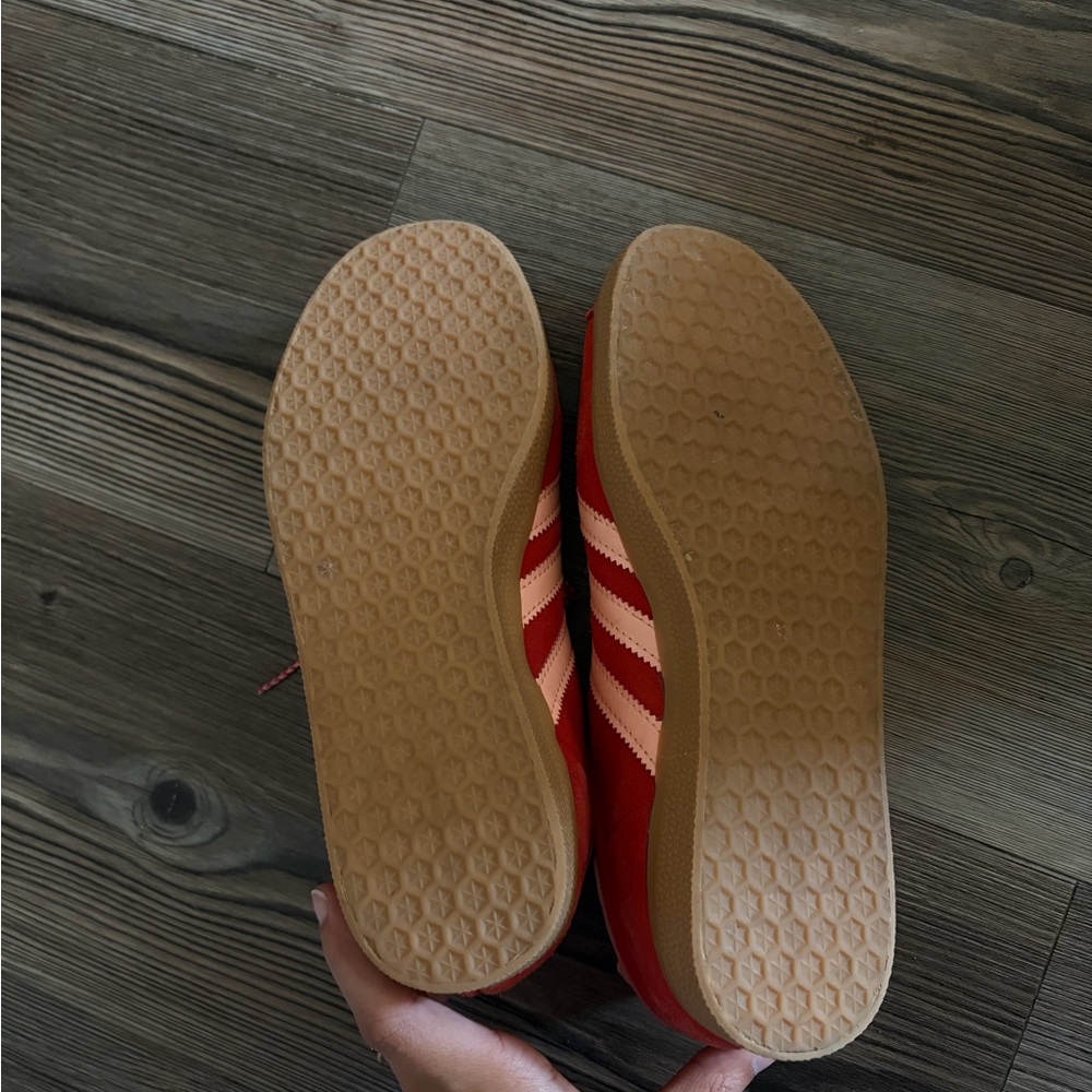 adidas Originals Gazelle sneakers in red and pink - Picture 7 of 11